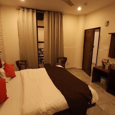 Hotel Multitech Premium Chandīgarh Dış mekan fotoğraf