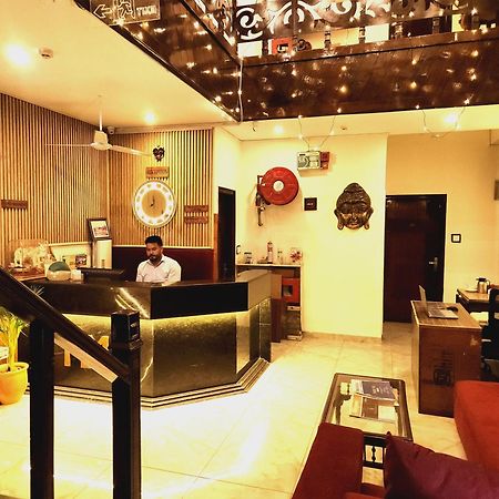 Hotel Multitech Premium Chandīgarh Dış mekan fotoğraf