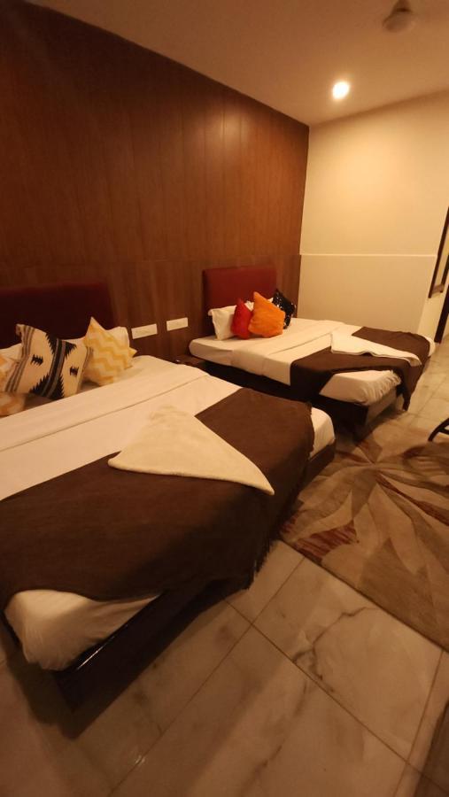 Hotel Multitech Premium Chandīgarh Dış mekan fotoğraf