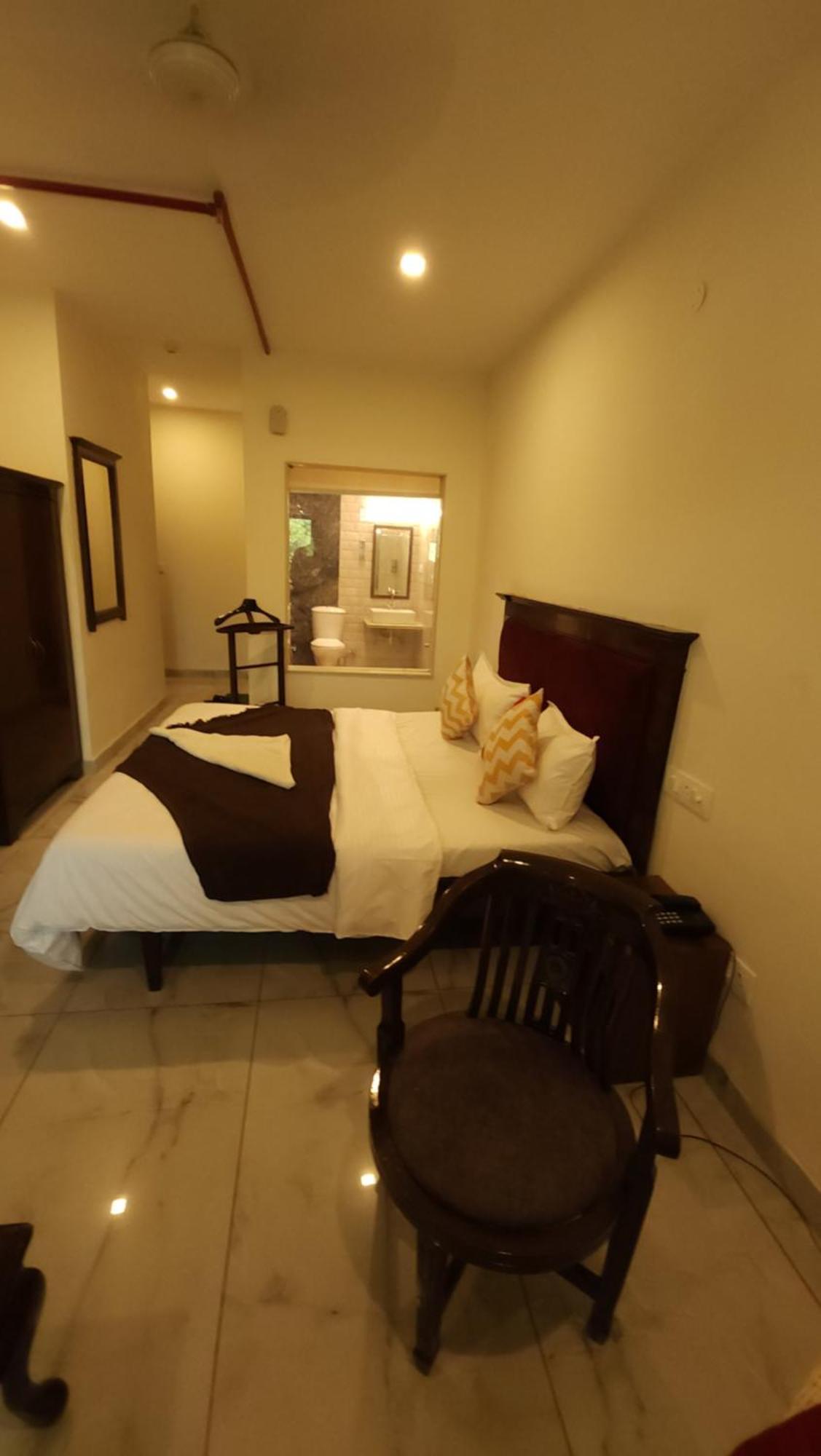 Hotel Multitech Premium Chandīgarh Dış mekan fotoğraf