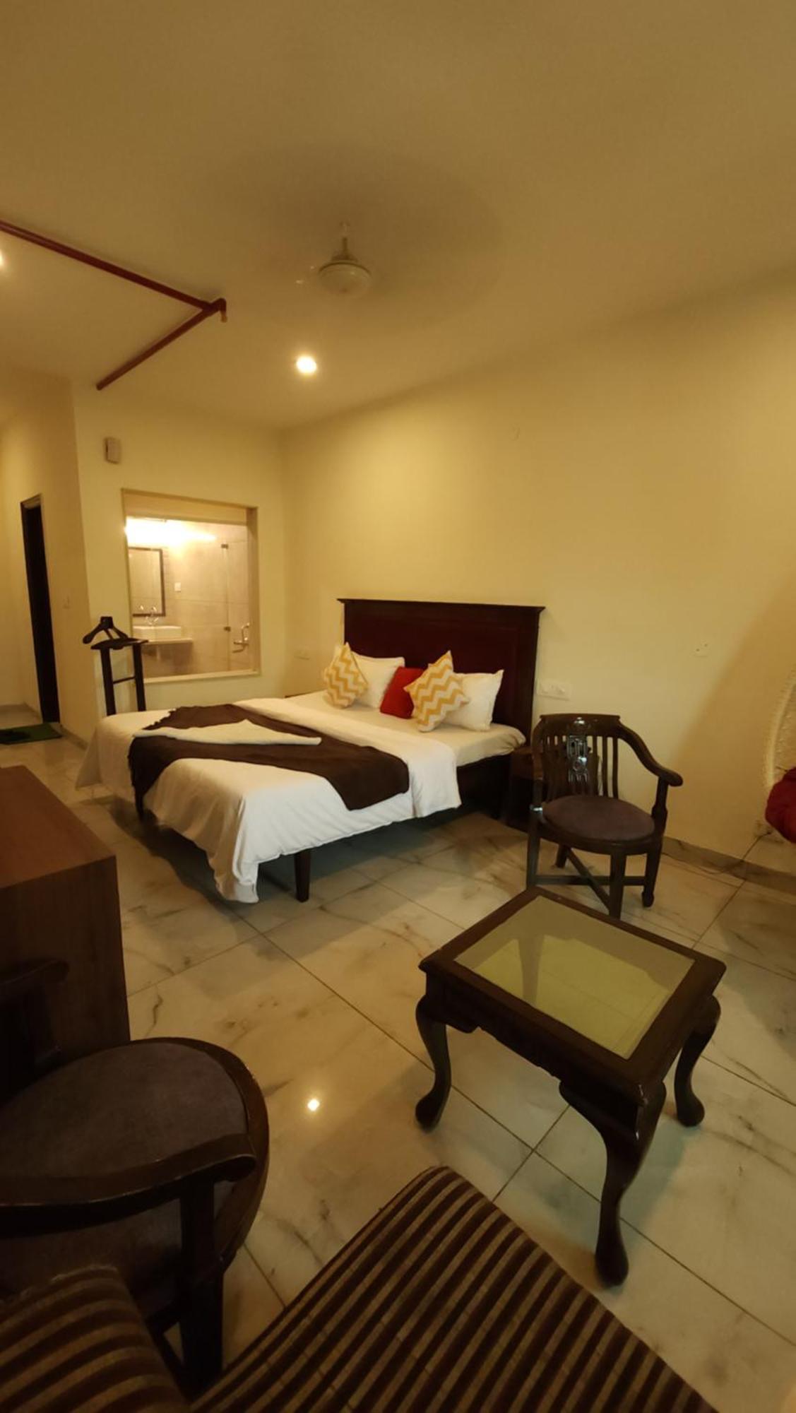 Hotel Multitech Premium Chandīgarh Dış mekan fotoğraf