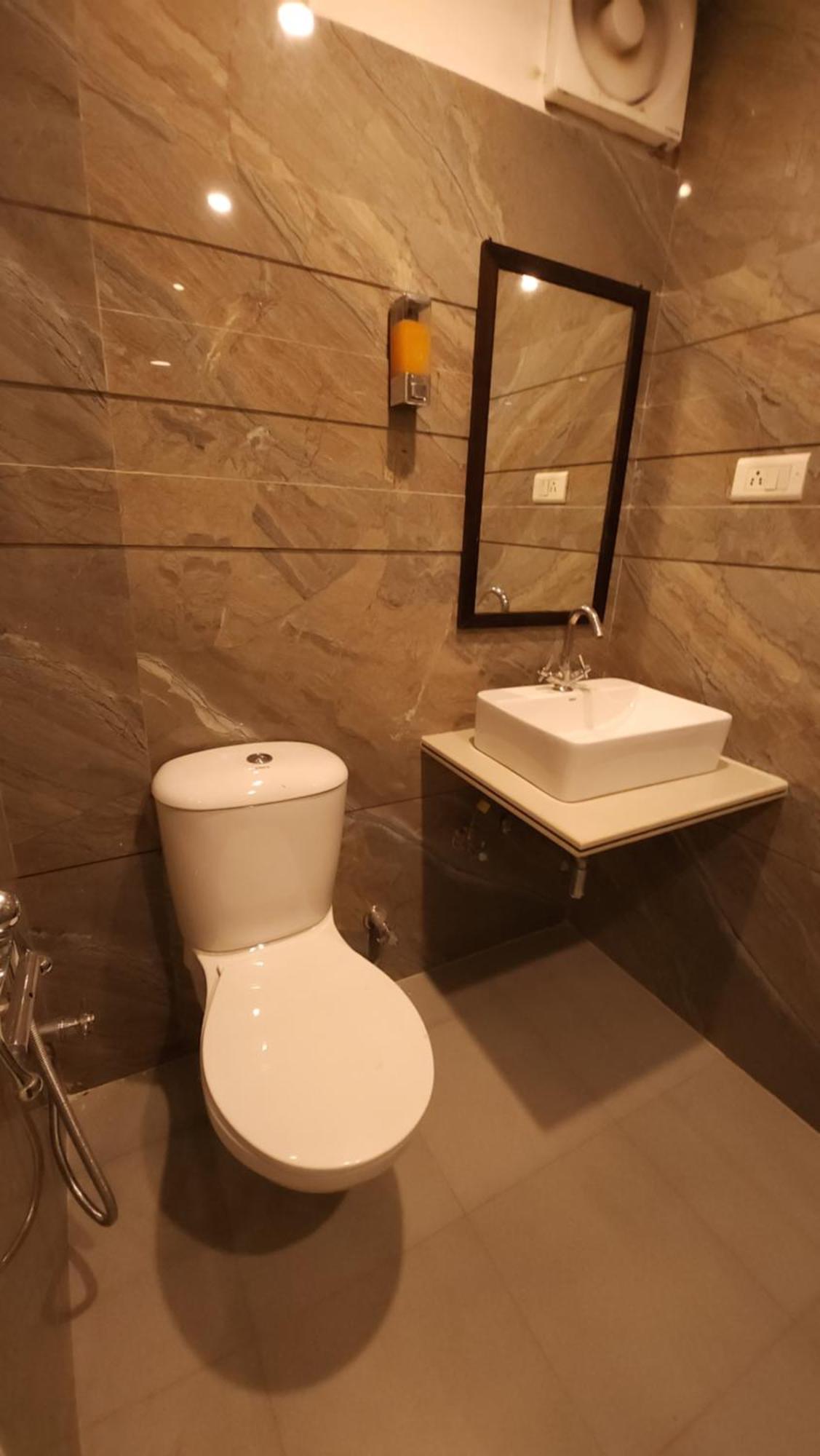 Hotel Multitech Premium Chandīgarh Dış mekan fotoğraf