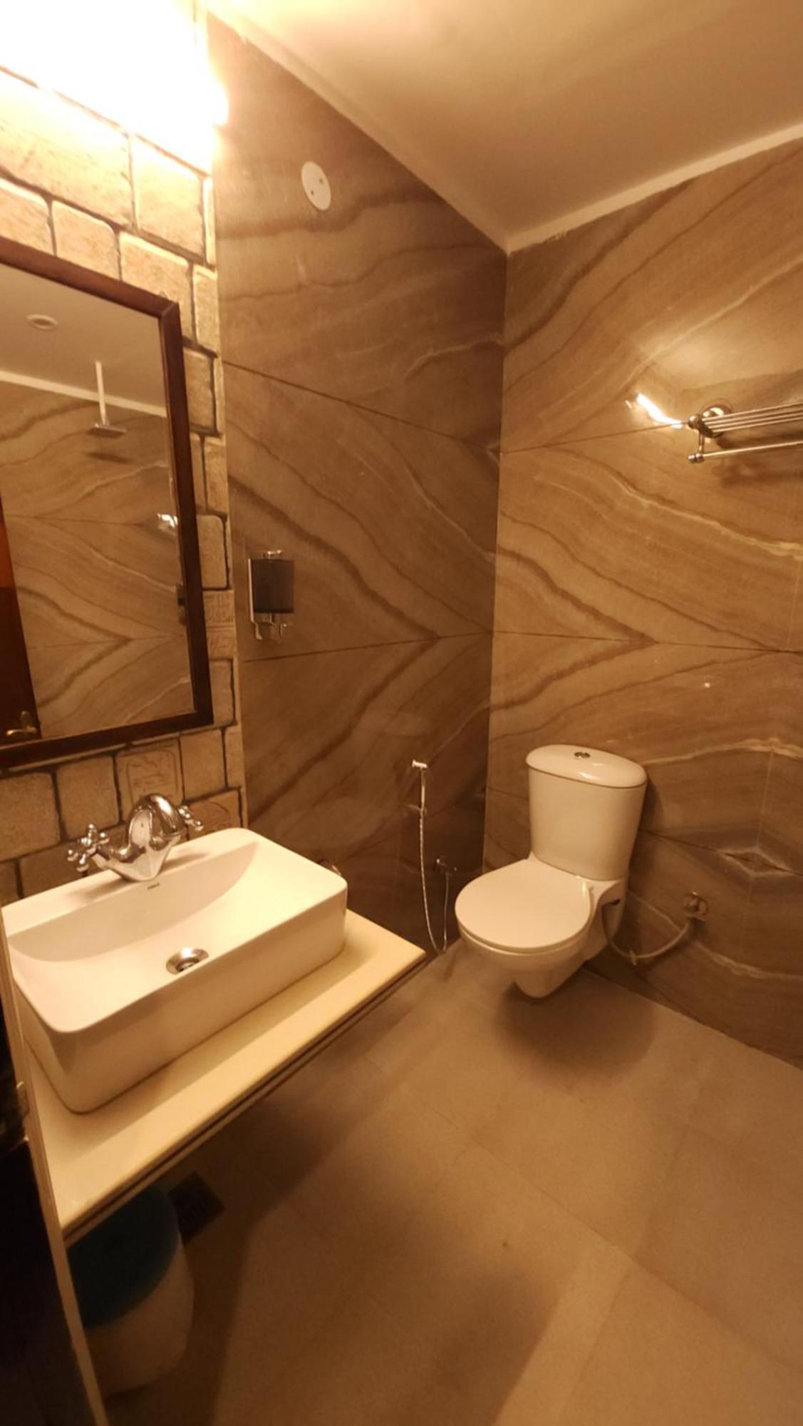 Hotel Multitech Premium Chandīgarh Dış mekan fotoğraf
